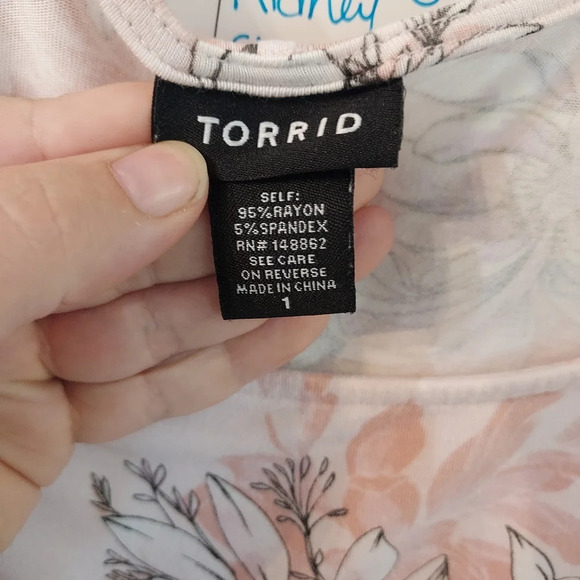 Torrid Pink Birch Beauty Floral Bow Back Tank in Size 1 - Picture 11 of 11